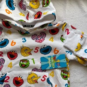 NWT Reebok Sesame Street Kids Hoodie Fleece Kids Size 7
